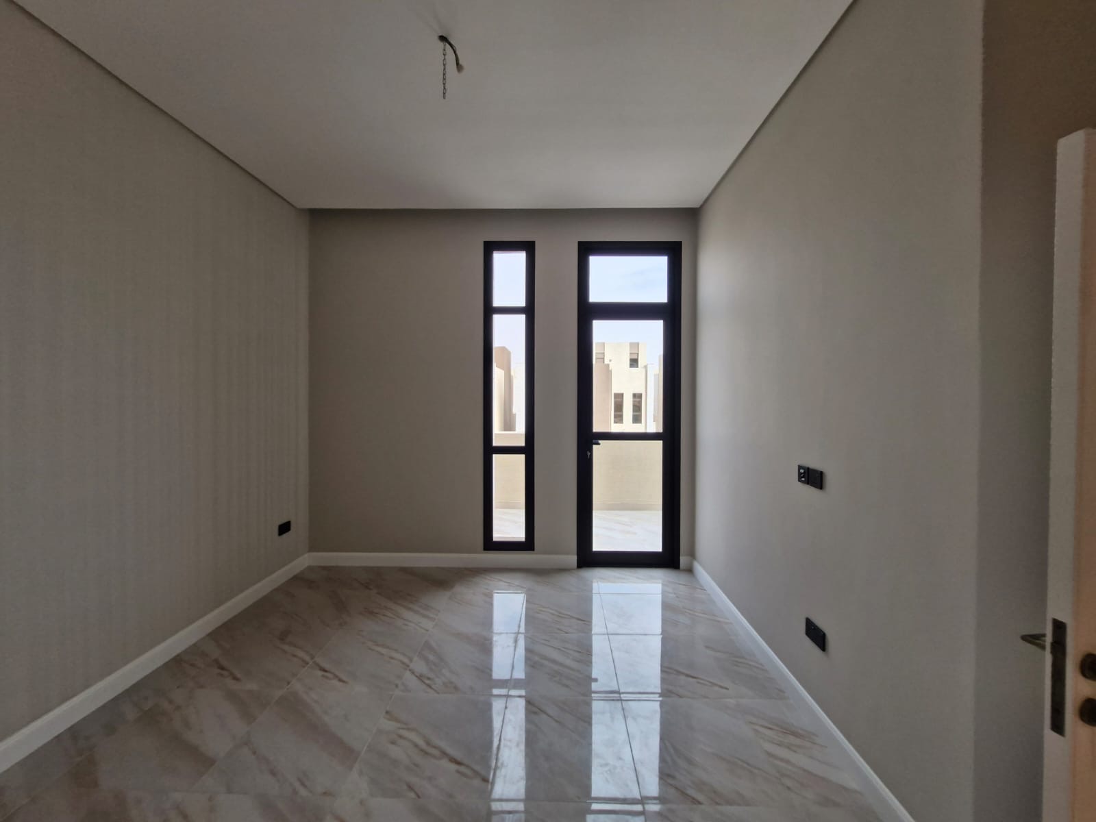 **Modern Luxury Villa for Rent in "Etual Roshan" Project – Signed by Elie Saab** 🏡✨  